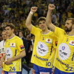 Rewanżowy mecz ćwierćfinału LM piłkarzy ręcznych: Vive Tauron Kielce - Vardar Skopje. Pomeczowa radość / Kamil Król / Radio Kielce