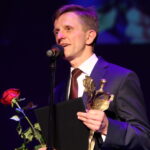 Gala plebiscytu Nagrody Wojewody "Laur Świętokrzyski". W kategorii Gmina Pokoleniowa "Laura" otrzymało miasto Sędziszów / Kamil Król / Radio Kielce