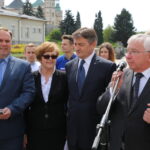 30.04.2015 Konferencja wicemarszałka Sejmu Marka Kuchcińskiego na placu Artystów w Kielcach / Kamil Król / Radio Kielce