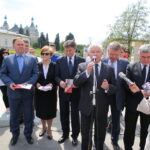 30.04.2015 Konferencja wicemarszałka Sejmu Marka Kuchcińskiego na placu Artystów w Kielcach / Kamil Król / Radio Kielce