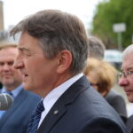 30.04.2015 Konferencja wicemarszałka Sejmu Marka Kuchcińskiego na placu Artystów w Kielcach / Kamil Król / Radio Kielce