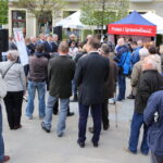 30.04.2015 Konferencja wicemarszałka Sejmu Marka Kuchcińskiego na placu Artystów w Kielcach / Kamil Król / Radio Kielce