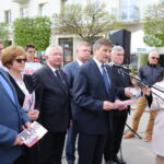 30.04.2015 Konferencja wicemarszałka Sejmu Marka Kuchcińskiego na placu Artystów w Kielcach / Kamil Król / Radio Kielce