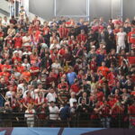 Pierwszy mecz ćwierćfinału LM piłkarzy ręcznych: Vardar Skopje - Vive Tauron Kielce. Fanatyczni miejscowi kibice / Kamil Król / Radio Kielce