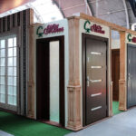 10.4.2015 Kielce. Targi "Dom i ogród". Drzwi firmy Mikos z Godowa w województwie świętokrzyskim. / Wojciech Habdas / Radio Kielce