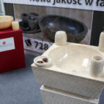 10.4.2015 Kielce. Targi "Dom i ogród". Stoisko Hansa Stone oferującej umywalki z kamienia. / Wojciech Habdas / Radio Kielce