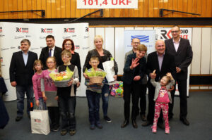 13.4.2015 Kielce. Finał konkursu na Najpiękniejszą Marzannę 2015. Wyróżnieni / Wojciech Habdas / Radio Kielce