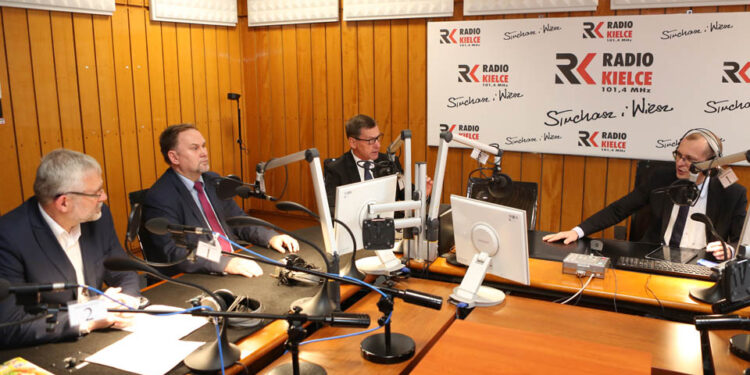 19.4.2015 Kielce. Studio Polityczne / Wojciech Habdas / Radio Kielce