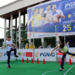 25.4.2015 Warszawa. Turniejowa atmosferę można poczuć już  przed halą. / Wojciech Habdas / Radio Kielce