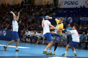 25.4.2015 Warszawa. W półfinale, rozgrywanego na warszawskim Torwarze turnieju Final Four, piłkarze Vive Tauron Kielce pokonali Górnika Zabrze 38:28 (18:15) / Wojciech Habdas / Radio Kielce