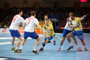 25.4.2015 Warszawa. W półfinale, rozgrywanego na warszawskim Torwarze turnieju Final Four, piłkarze Vive Tauron Kielce pokonali Górnika Zabrze 38:28 (18:15) / Wojciech Habdas / Radio Kielce