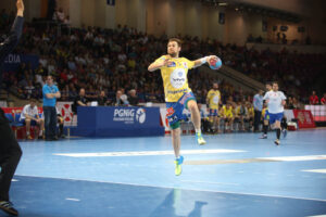 25.4.2015 Warszawa. W półfinale, rozgrywanego na warszawskim Torwarze turnieju Final Four, piłkarze Vive Tauron Kielce pokonali Górnika Zabrze 38:28 (18:15) / Wojciech Habdas / Radio Kielce