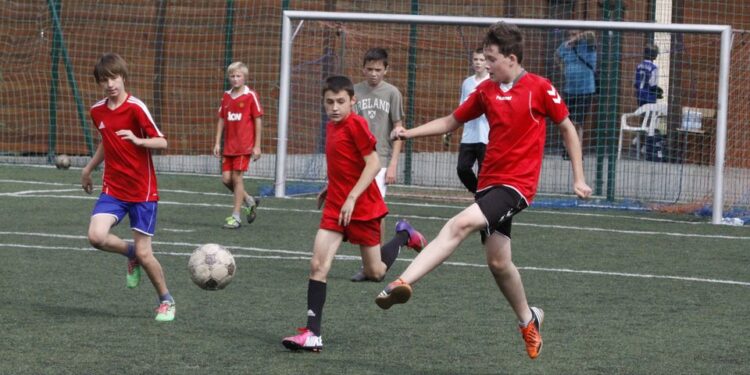 W Sandomierzu szkolić się będą młodzi piłkarze - Radio Kielce Fragment finału podstawówek: Orlik 27 Kielce - Tiger Team / Kamil Król / Radio Kielce