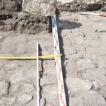 14.04.2015 Prace archeologiczne przy Muzeum Narodowym. Odkryto mury starych zabudowań / Stanisław Blinstrub / Radio Kielce