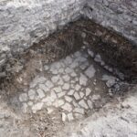 14.04.2015 Prace archeologiczne przy Muzeum Narodowym. Odkryto mury starych zabudowań / Stanisław Blinstrub / Radio Kielce