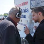 Mobilna klinika przy kieleckim bazarze (29 maja 2015 r.) Badania słuchu. / Kamil Król / Radio Kielce