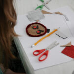 Warsztaty plastyczne dla młodzieży w kieleckim BWA (4 maja 2015 r.) / Piotr Michalski / Radio Kielce