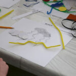 Warsztaty plastyczne dla młodzieży w kieleckim BWA (4 maja 2015 r.) / Piotr Michalski / Radio Kielce