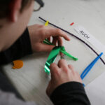 Warsztaty plastyczne dla młodzieży w kieleckim BWA (4 maja 2015 r.) / Piotr Michalski / Radio Kielce