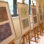 Malowanie na wodzie w kieleckim Plastyku (26 maja 2015 r.) / Piotr Michalski / Radio Kielce