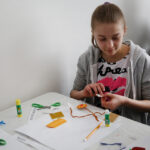 Warsztaty plastyczne dla młodzieży w kieleckim BWA (4 maja 2015 r.) / Piotr Michalski / Radio Kielce