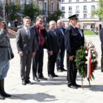 12.05.2013 80 rocznica śmierci marszałka Józefa Piłsudskiego. Składanie kwiatów. / Stanisław Blinstrub / Radio Kielce