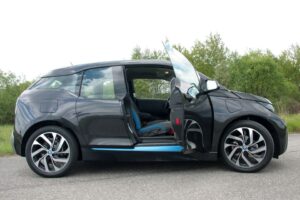 BMW i3 - auto z napędem elektrycznym / Robert Felczak / Radio Kielce