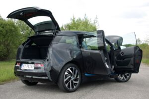 BMW i3 - auto z napędem elektrycznym / Robert Felczak / Radio Kielce