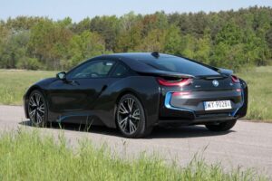 Sportowe hybrydowe BMW i8 / Robert Felczak / Radio Kielce