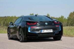 Sportowe hybrydowe BMW i8 / Robert Felczak / Radio Kielce