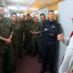 Wizyta w Radiu Kielce uczestników Międzynarodowego Kursu Obserwatorów Wojskowych / Kamil Król / Radio Kielce