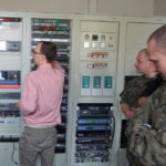 Wizyta w Radiu Kielce uczestników Międzynarodowego Kursu Obserwatorów Wojskowych / Kamil Król / Radio Kielce