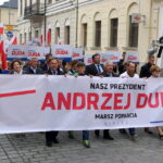 21.05.2015 Marsz poparcia kandydata na prezydenta RP Andrzeja Dudy / Kamil Król / Radio Kielce