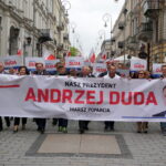 21.05.2015 Marsz poparcia kandydata na prezydenta RP Andrzeja Dudy / Kamil Król / Radio Kielce