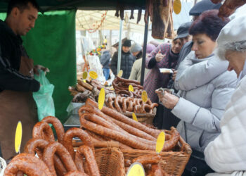 Kiermasz w Dworku Laszczyków / Kamil Król / Radio Kielce