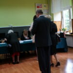 II tura wyborów prezydenckich. Głosowanie w Ostrowcu / Teresa Czajkowska / Radio Kielce