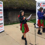 24.5.2015 Tokarnia. Koncert "Jawor – u źródeł kultury" w Tokarni. Radiowe karaoke. / Jarosław Dragan / Radio Kielce