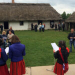 24.5.2015 Tokarnia. Koncert "Jawor – u źródeł kultury" w Tokarni. Radiowe karaoke. / Jarosław Dragan / Radio Kielce