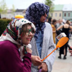 14.5.2015 Kielce. Ulicami miasta przeszedł korowód studencki rozpoczynający juwenalia. Żacy dostali klucze do miasta / Stanisław Blinstrub / Radio Kielce