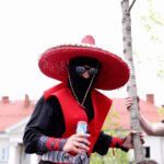 14.5.2015 Kielce. Ulicami miasta przeszedł korowód studencki rozpoczynający juwenalia. Żacy dostali klucze do miasta / Stanisław Blinstrub / Radio Kielce