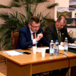 27.05.2015 Kajetanów. Sesja rady gminy w Zagnańsku, dotycząca planów likwidacji Zespołu Szkół im. Armii Krajowej w Kajetanowie. / Stanisław Blinstrub / Radio Kielce