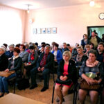 27.05.2015 Kajetanów. Sesja rady gminy w Zagnańsku, dotycząca planów likwidacji Zespołu Szkół im. Armii Krajowej w Kajetanowie. / Stanisław Blinstrub / Radio Kielce