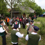 24.5.2015 Tokarnia. Koncert "Jawor – u źródeł kultury" w Tokarni. Korowód / Piotr Michalski / Radio Kielce