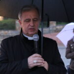 Nabożeństwo majowe na placu NMP. Biskup kielecki Jan Piotrowski / Kamil Król / Radio Kielce