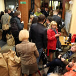 11.5.2015 Kielce. W kieleckim Ratuszu zbierane są głosy z Obwodowych Komisji Wyborczych z terenu Kielc. / Wojciech Habdas / Radio Kielce