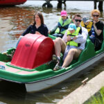 31.5.2015 Cedzyna. 31.5.2015 Cedzyna. Rejsy po zalewie w Cedzynie dla dzieciaków zorganizowali żeglarze z Klubu Morskiego HORN / Wojciech Habdas / Radio Kielce