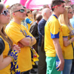 31.5.2015 Kielce. Na Rynku kibice dopingowali zawodników Viva Tauronu Kielce. / Wojciech Habdas / Radio Kielce