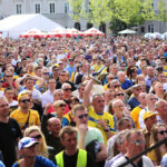31.5.2015 Kielce. Na Rynku kibice dopingowali zawodników Viva Tauronu Kielce. / Wojciech Habdas / Radio Kielce