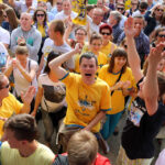 31.5.2015 Kielce. Na Rynku kibice dopingowali zawodników Viva Tauronu Kielce. / Wojciech Habdas / Radio Kielce