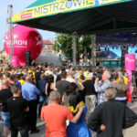 31.5.2015 Kielce. Na Rynku kibice dopingowali zawodników Viva Tauronu Kielce. / Wojciech Habdas / Radio Kielce